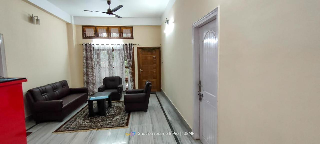 Green Vista Homestay Guwahati Buitenkant foto