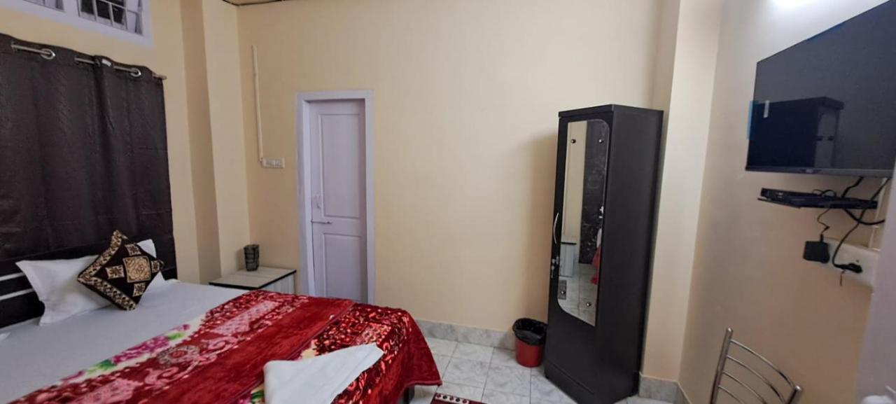 Green Vista Homestay Guwahati Buitenkant foto