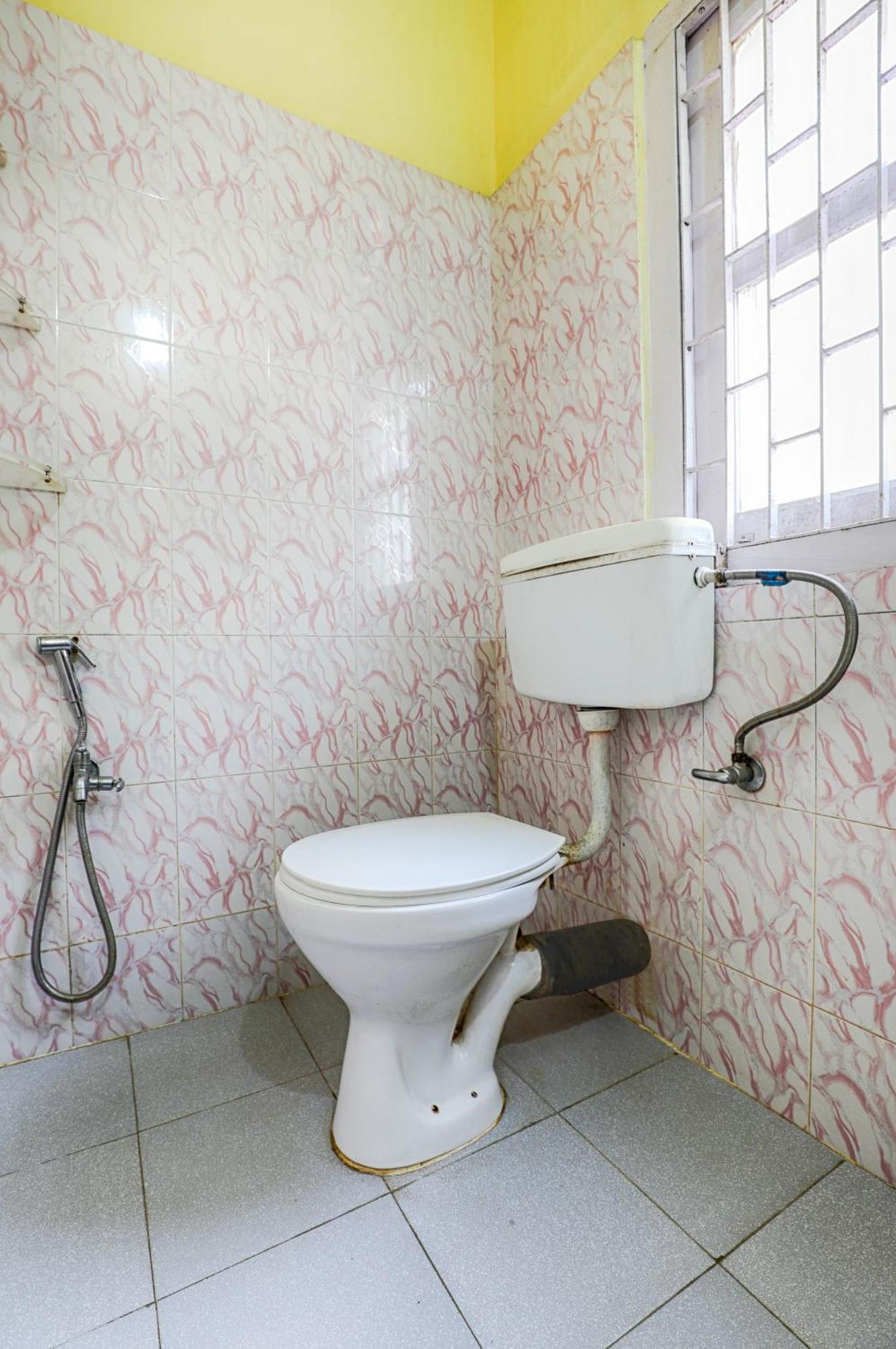 Green Vista Homestay Guwahati Buitenkant foto